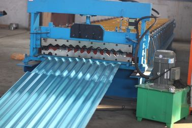 Maszyna do produkcji blachy dachówki falistej Metalowe wyposażenie dachowe 8m / min - 12m / min