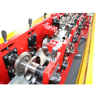 Zgalwanizowane metalowe sztuczki i ścieżki ścian ramy Profil Rolling Forming Machine zaawansowane