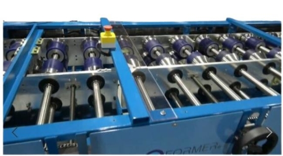 Metalowe ściany i Soffit Profile Roll Forming Machine dla gładkich i pięknych produktów końcowych