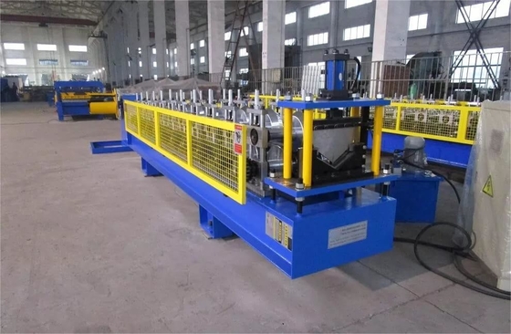4kw Wysokiej Wydajności Ridge Cap Roll Forming Machine For Seamless Roofing System
