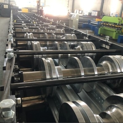 Dovetail Decking roll forming machine dla rynku USA Zaprojektowany i wyprodukowany dla potrzeb poszczególnych krajów