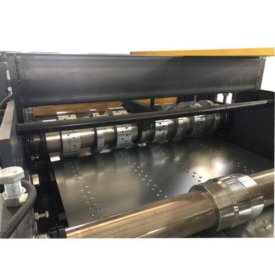 Dovetail Decking roll forming machine dla rynku USA Zaprojektowany i wyprodukowany dla potrzeb poszczególnych krajów