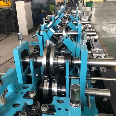 Automatyczna zmienna wielkości C Z Purlin Roll Forming Machine For Galvanized Coil