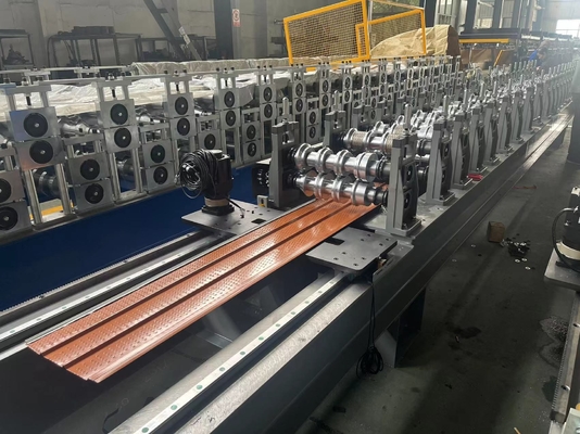 Automatyczny system sterowania i strzyżenia Soffit Panel Rolling Forming Machine dla płynnego działania