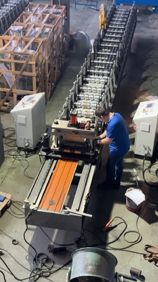 Automatyczny system sterowania i strzyżenia Soffit Panel Rolling Forming Machine dla płynnego działania
