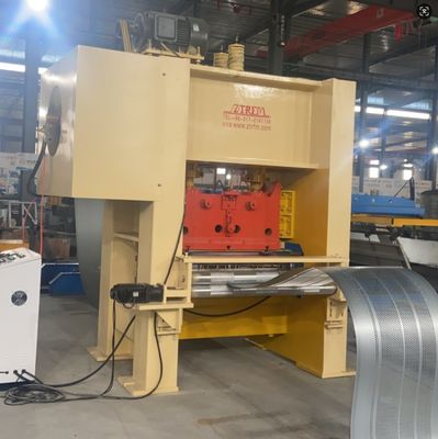 Maszyna do profilowania rolek paneli akustycznych