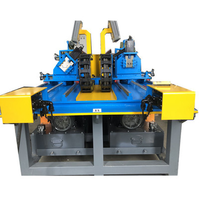 Sprzedaż metalowych kapeluszy Stud And Track C Channel Drywall Main Furring Wall Angle Machine